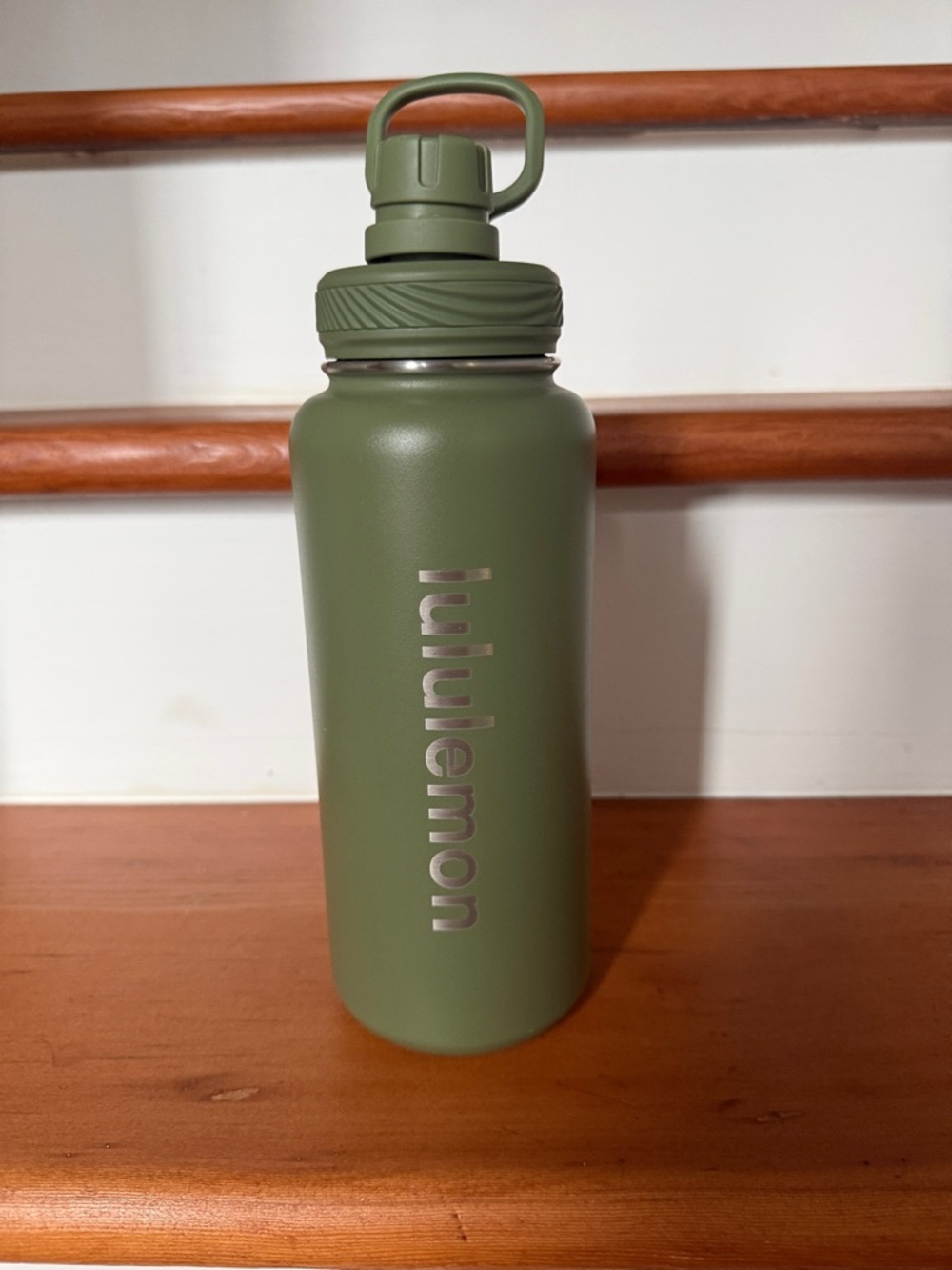 lululemon 32 oz Matte Olive Green Insulated Bottle with Carry Lid